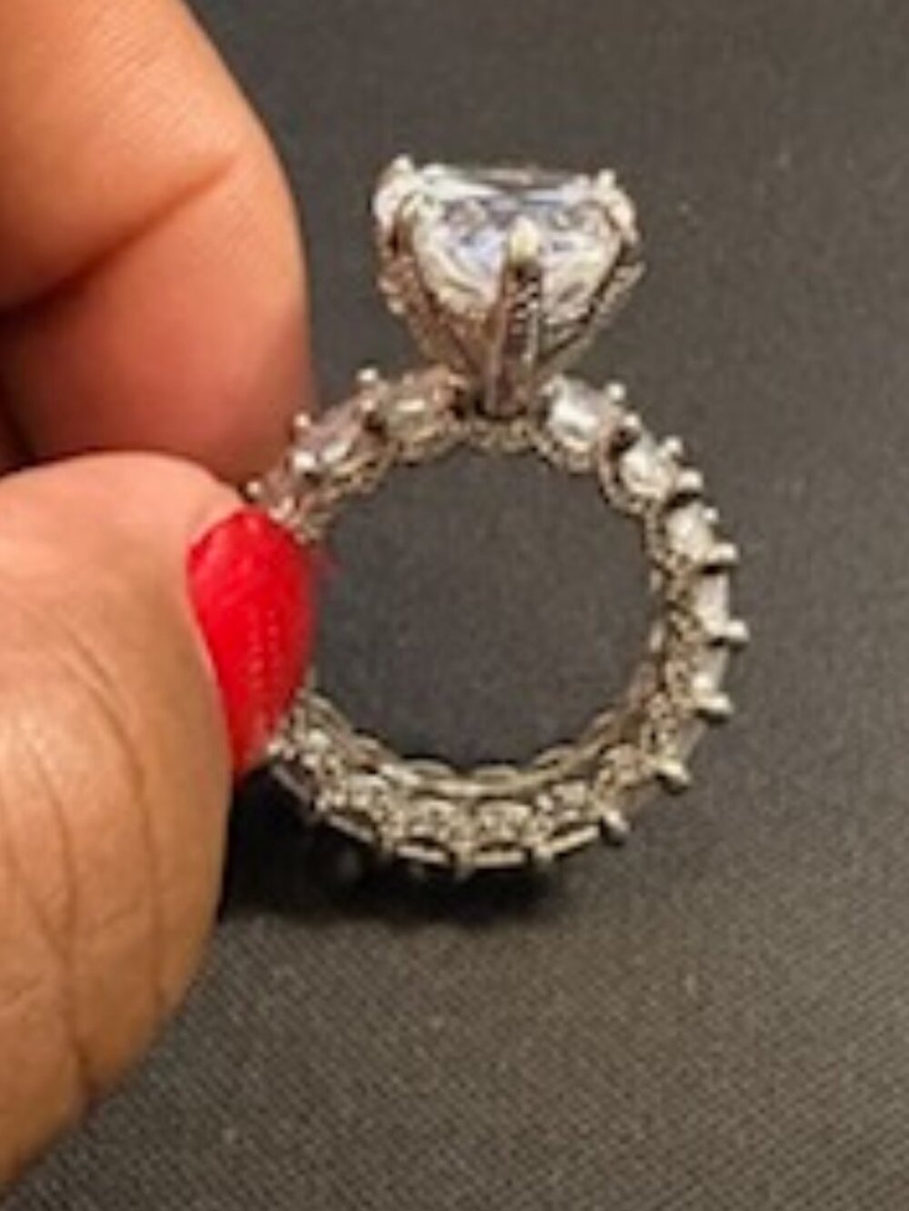 Elegant Promise Ring: Shining Cubic Synthetic Synthetic Zircon